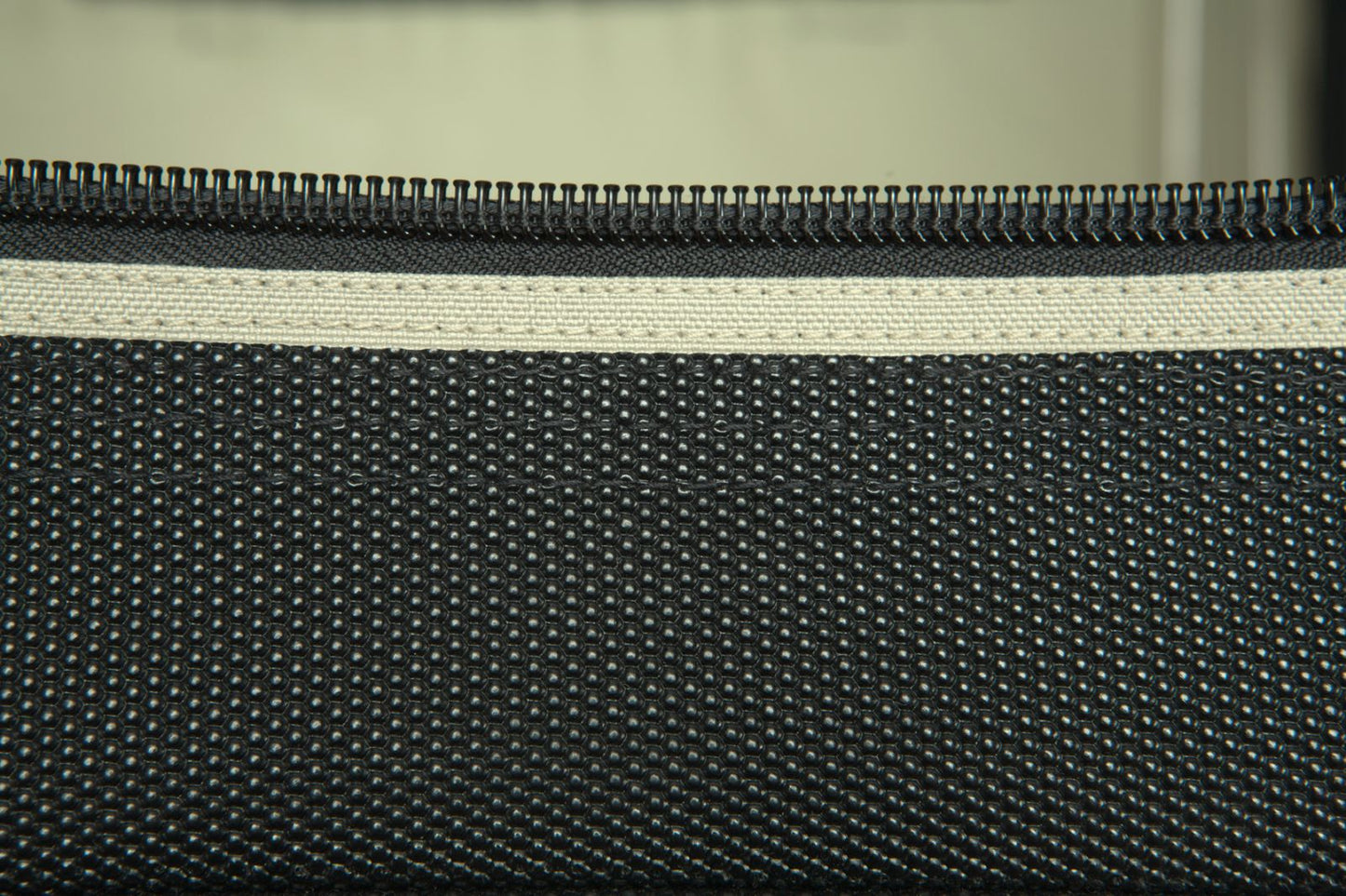 Cusca gri deschis de transport caini si pisici, Soft Kennel, 120 tan, 120 x 77 x 86 cm