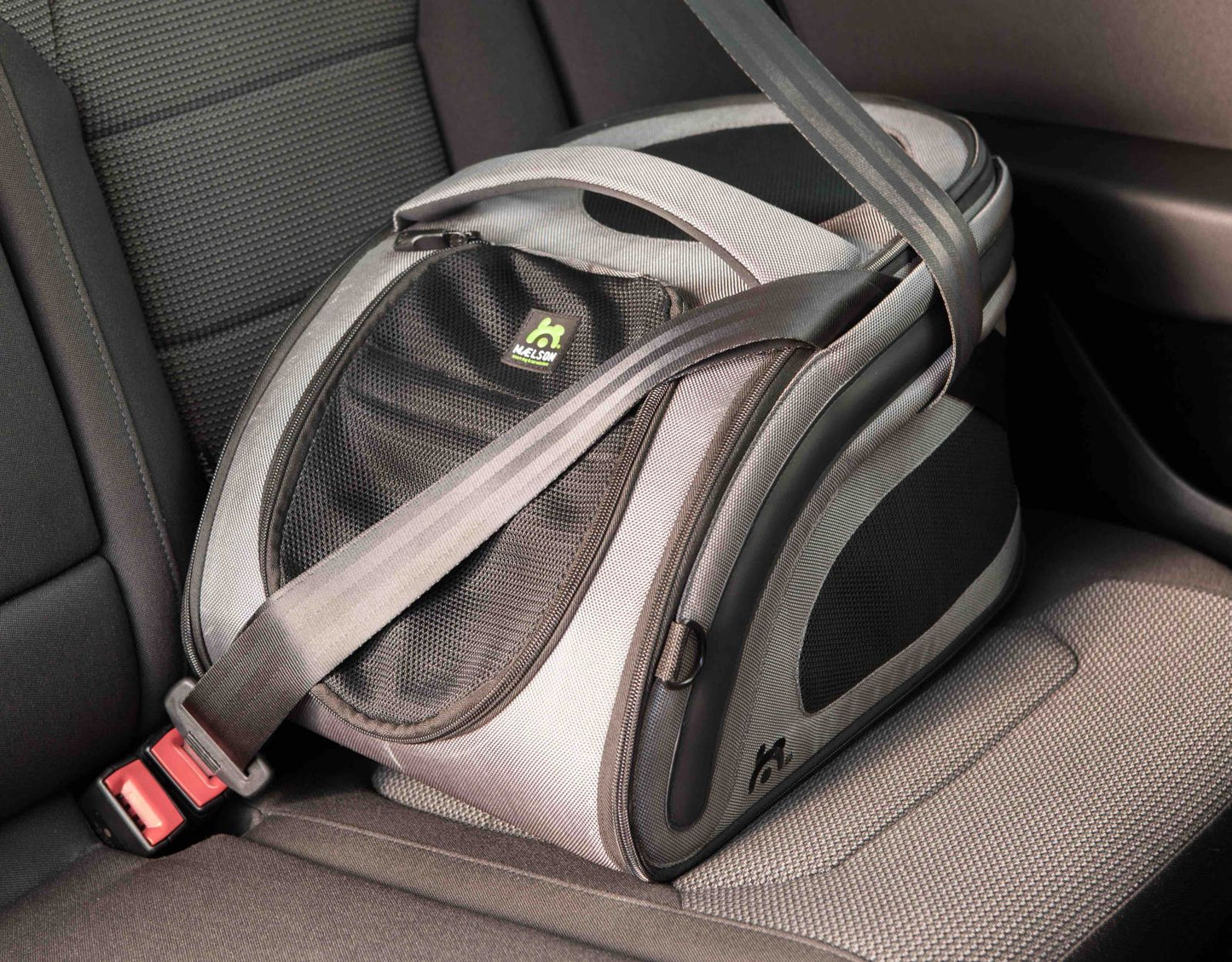 Cusca auto gri deschis pliabila de transport caini si pisici, Snuggle Kennel, 52 tan, 52 x 30 x 30 cm