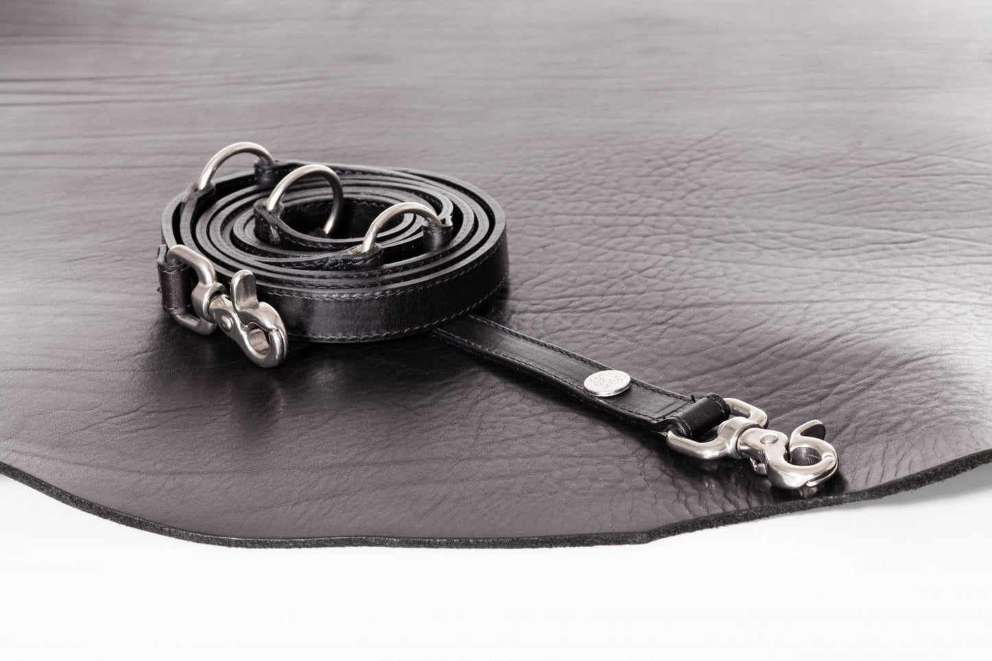 Lesa neagra din piele pentru caini, EcoSkin Leas'H 210/2.0 onyx/steel, 210 x 2 cm